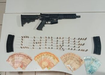 PM prende dois homens por tráfico de drogas e porte ilegal de fuzil em Campo Grande