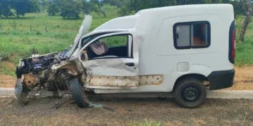 Acidente entre dois carros deixa motorista ferido na BR-359, entre Alcinópolis e Coxim