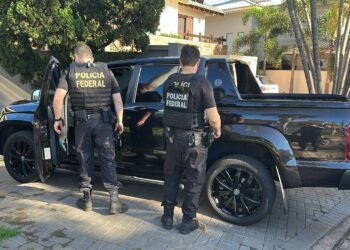 Polícia Federal deflagra operação contra tráfico internacional de drogas ligado à máfia montenegrina Polícia Federal deflagra operação contra tráfico internacional de drogas ligado à máfia montenegrina