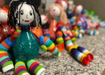 Projeto “Tampinha que Transforma” ensina crianças a prevenir a dengue e reciclar