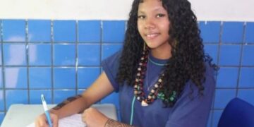 Aluna indígena conquista bolsa integral de estudos e vai realizar sonho de cursar Psicologia
