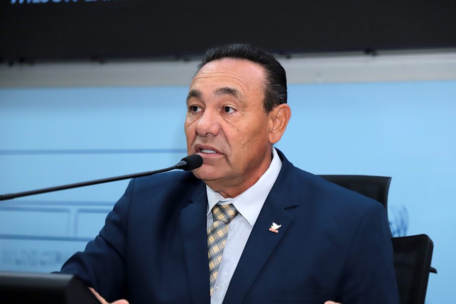 Emendas do vereador Carlão garante pistas de caminhada e quadras em praças no Recanto Pantaneiro, Talismã e José Tavares