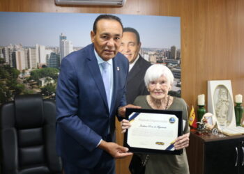 Vereador homenageia Jovelina Figueiredo pelos 101 anos de vida