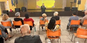 Procon municipal realiza ação em comunidade contra golpes financeiros