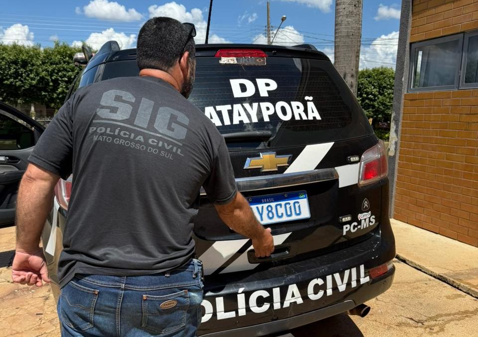 Homem é preso por descumprir medidas protetivas e possuir arma irregular