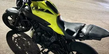Jovem é preso após fugir da Polícia pilotando moto sem placa