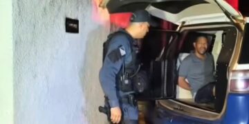 37º caso: venezuelano mata ex-esposa a facadas na frente do filho, em Dourados