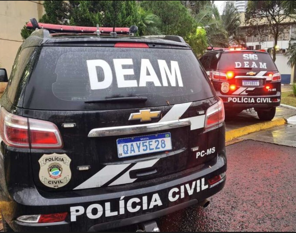 Jovem é preso após descumprir medida protetiva e invadir casa da ex