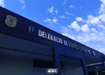 Mulher é presa após ferir ex-companheiro com faca em Dourados