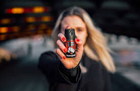 Projeto autoriza venda de spray como instrumento de legítima defesa das mulheres