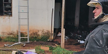 Explosão de botijão de gás destrói casa em São Gabriel do Oeste