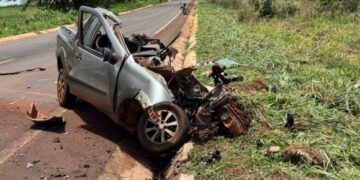 Acidente entre carro e carreta deixa uma pessoa morta na BR-376