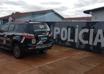 Após separação, mulher é agredida e ex-marido acaba detido em Laguna Carapã Após separação, mulher é agredida e ex-marido acaba detido em Laguna Carapã