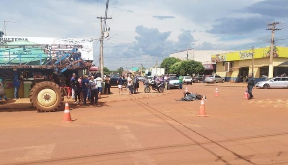Acidente entre moto e máquina agrícola mata homem em distrito de Ponta Porã