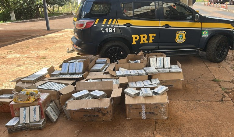PRF apreende mais de 600 quilos de cocaína escondidos em carga de minério em Terenos