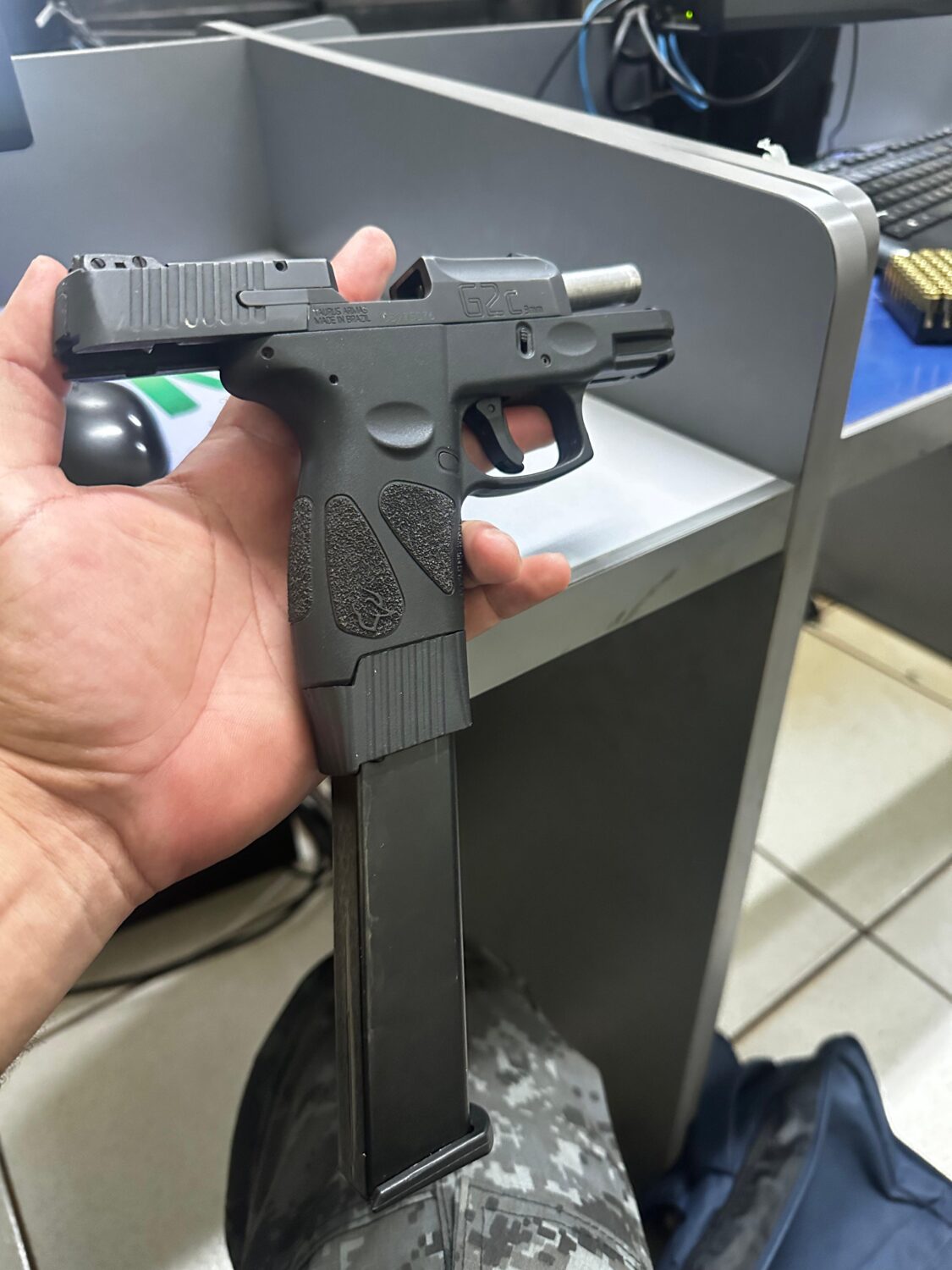 Pistola e munições são apreendidas após disparos em via pública em Campo Grande (vídeo)