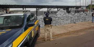 Polícia apreende 5,6 toneladas de maconha em caminhão na BR-158 em Paranaíba
