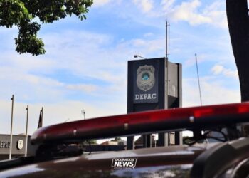 Briga de casal termina com para-brisa quebrado em Dourados