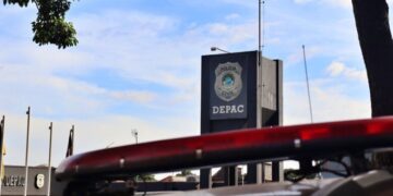 Briga de casal termina com para-brisa quebrado em Dourados