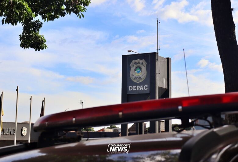 Briga de casal termina com para-brisa quebrado em Dourados