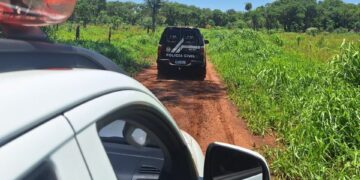 Homem é preso após incendiar casa com companheira e filha dentro