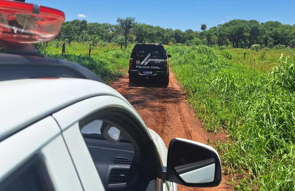 Homem é preso após incendiar casa com companheira e filha dentro