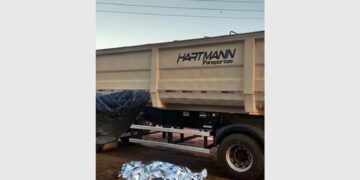 Caminhoneiro morre eletrocutado ao enlonar carreta na BR-163