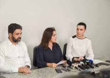 Adriane apresenta provas de pagamento para Consórcio Guaicurus e afirma: “A greve é abusiva” Adriane apresenta provas de pagamento para Consórcio Guaicurus e afirma: “A greve é abusiva”