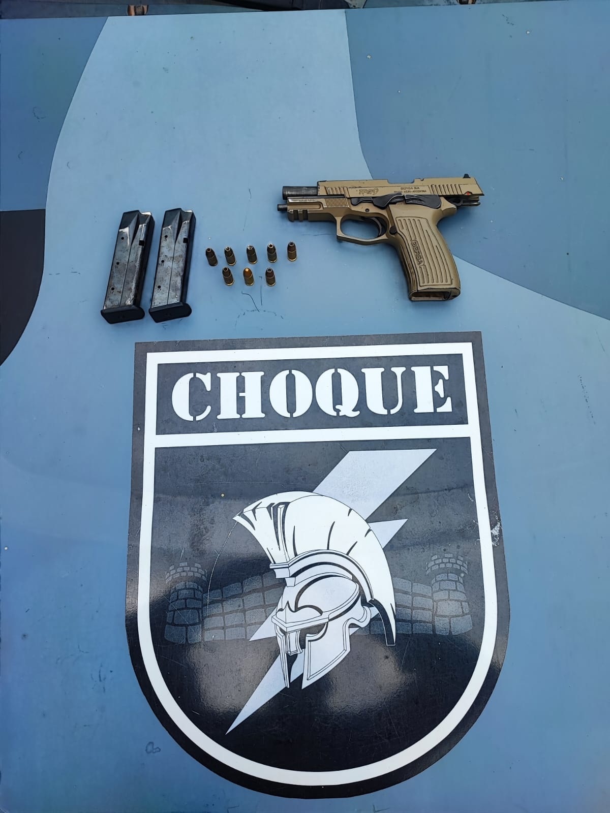 Batalhão de Choque apreende pistola 9mm abandonada após fuga de suspeitos