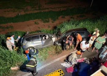 Ultrapassagem irregular causa grave acidente e deixa sete feridos