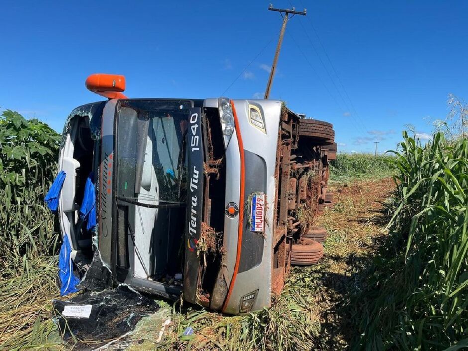 Acidente com ônibus deixa mortos e feridos na BR-163 em Sonora