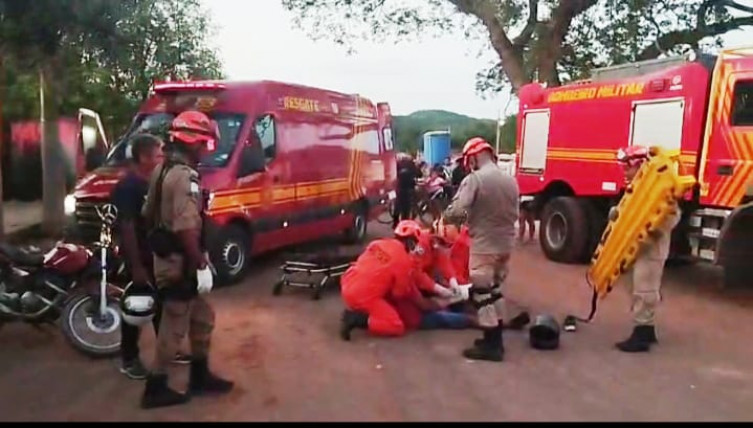 Acidente entre motos deixa motociclista com fratura exposta em Corumbá