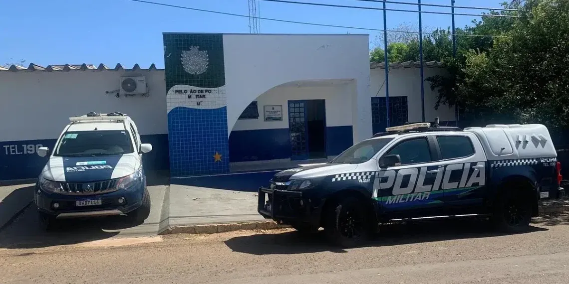 Briga entre ex-casal termina em acusações, danos e encaminhamento à delegacia