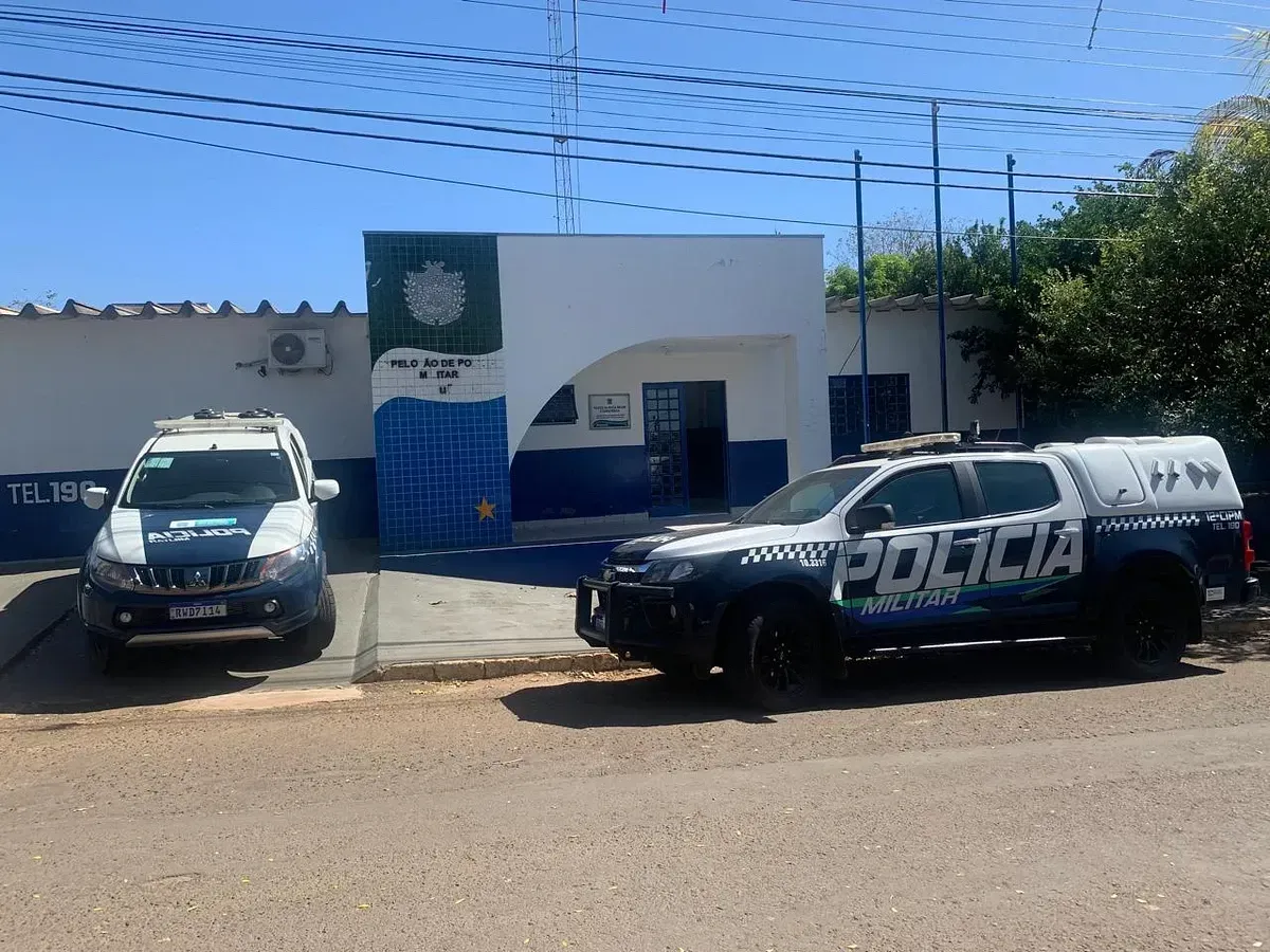 Briga entre ex-casal termina em acusações, danos e encaminhamento à delegacia