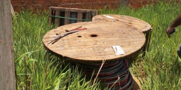 Quatro funcionários são presos por furtar cabos de energia avaliados em quase R$ 200 mil