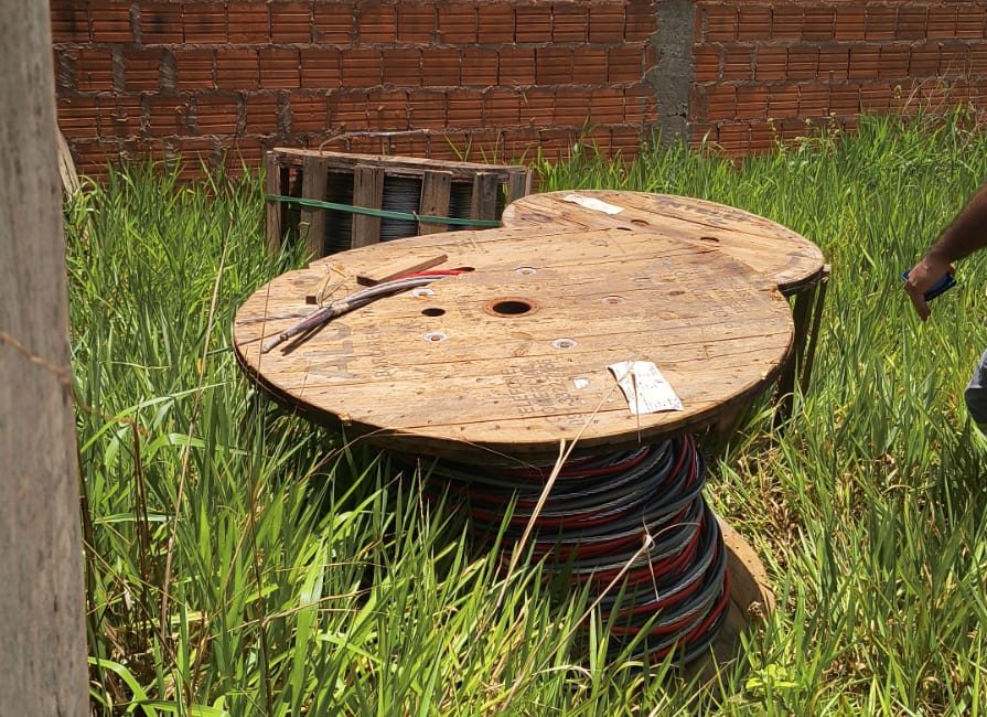 Quatro funcionários são presos por furtar cabos de energia avaliados em quase R$ 200 mil