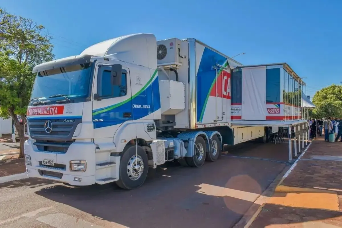 Carreta da Justiça divulga calendário de atendimentos no interior de MS para 2026