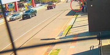 Idoso é atropelado ao tentar atravessar faixa na Brilhante e fica gravemente ferido