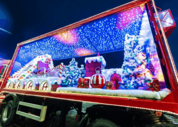 Caravana da Coca-Cola chega nesta noite à Capital e leva espírito natalino às ruas Caravana da Coca-Cola chega nesta noite à Capital e leva espírito natalino às ruas