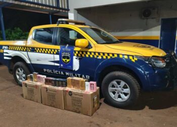 Polícia apreende R$ 18 mil em perfumes importados transportados irregularmente em ônibus Polícia apreende R$ 18 mil em perfumes importados transportados irregularmente em ônibus