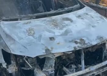 Menina denuncia abuso do avó e suspeito tem casa e carro incendiado