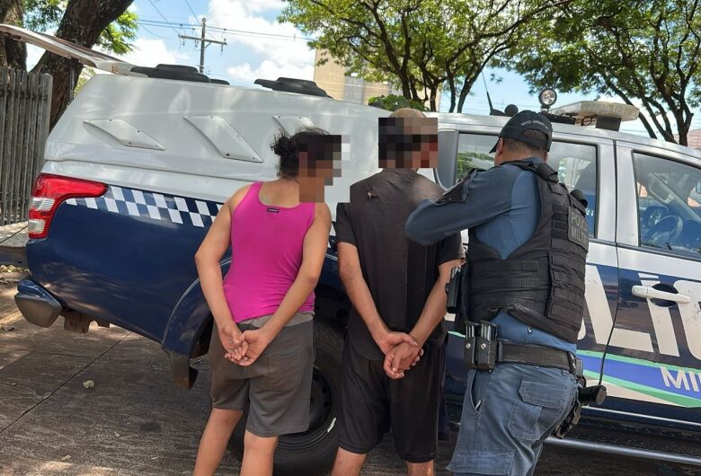 Casal é preso suspeito de matar homem no centro de Dourados