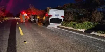 Carro funerário capota ao desviar de animal e velório é adiado em Bataguassu