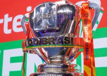 Bosque dos Ipês transmite grandes jogos e reúne torcida na Praça de Alimentação Bosque dos Ipês transmite grandes jogos e reúne torcida na Praça de Alimentação