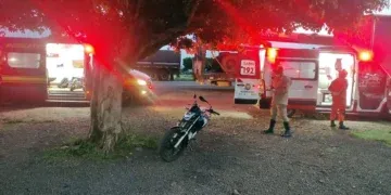 Queda de motocicleta deixa duas jovens feridas na BR-163 em São Gabriel do Oeste
