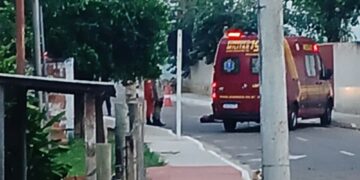 Homem é morto a facadas durante a madrugada