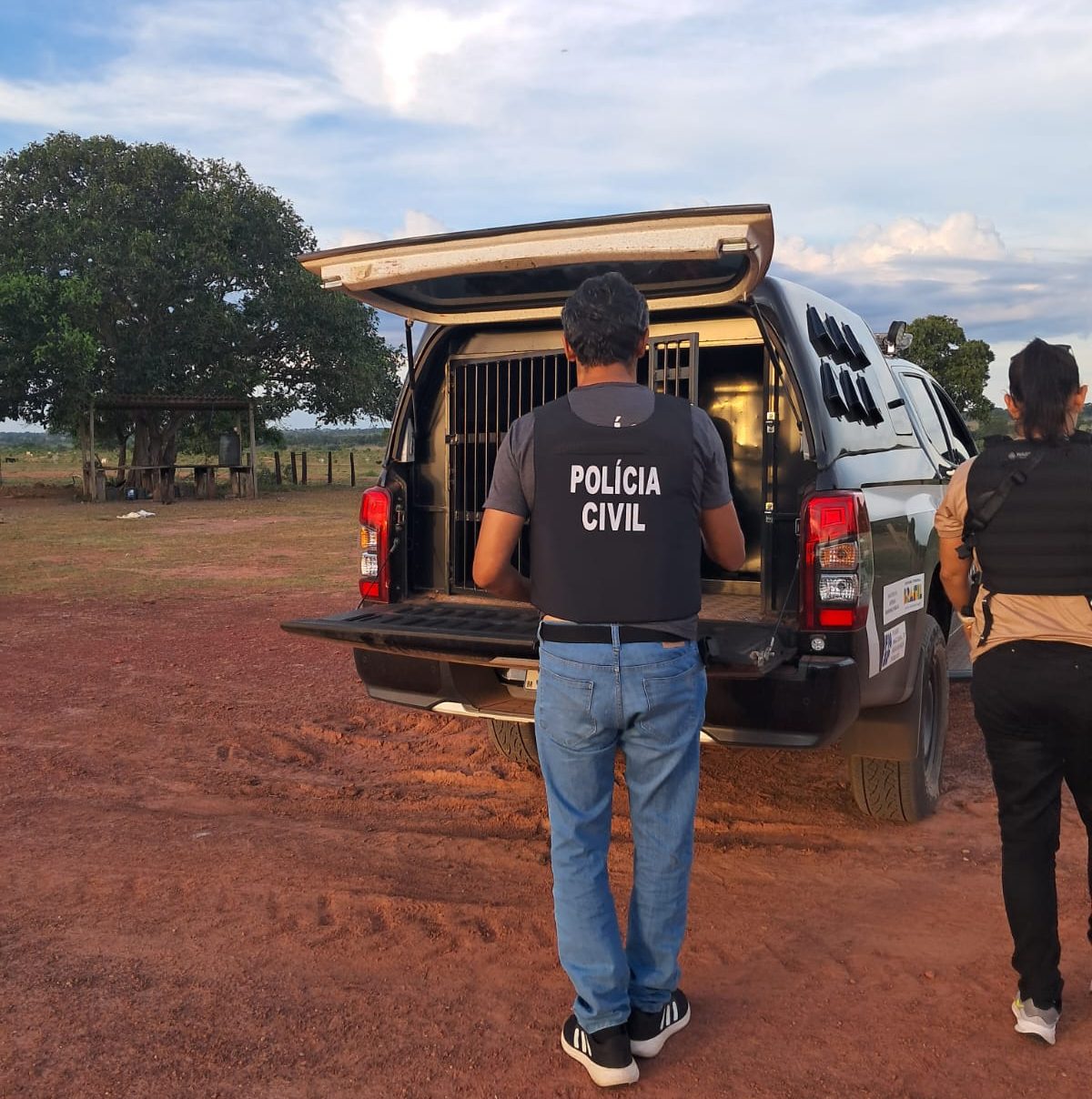 Jovem é preso após agredir e manter adolescente em cárcere