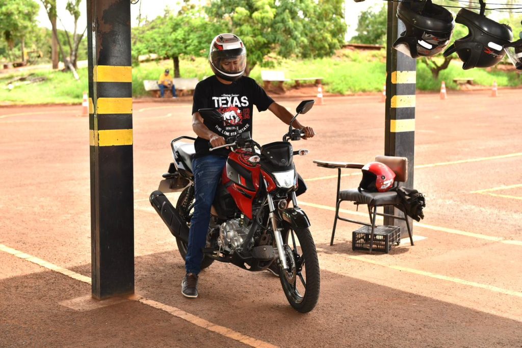 Detran-MS inicia liberação de CNH pelo aplicativo com primeiro condutor aprovado