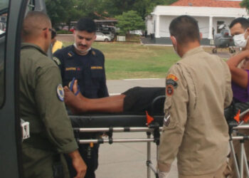 Mulher é resgatada de helicóptero após picada de cobra no Pantanal