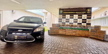 Homem é preso com 721 kg de maconha e veículo roubado